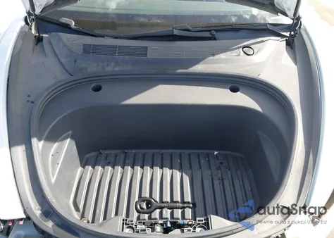 2021 Tesla Model 3 Standard Range Plus Rear-Wheel Drive z USA, uszkodzony, nr VIN 5YJ3E1EA7MF068387